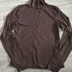 lululemon athletica Long Sleeve Top in Dark Brown